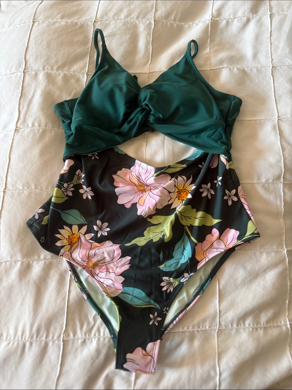 Cupshe Dark Green Twist-Front Floral One-Piece Swimsuit